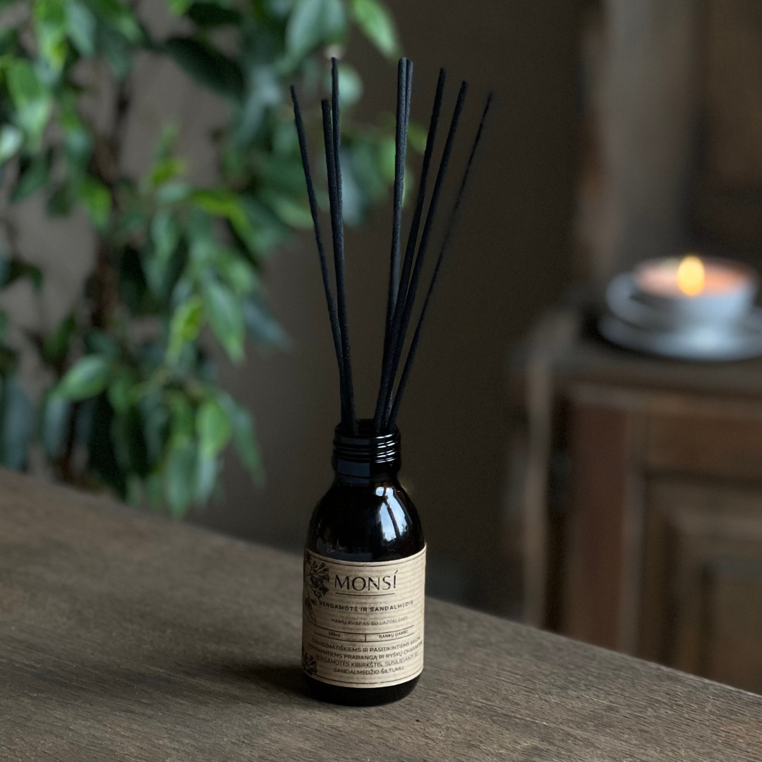 100ml. namų kvapas su lazdelėmis Bergamotė + sandalmedis