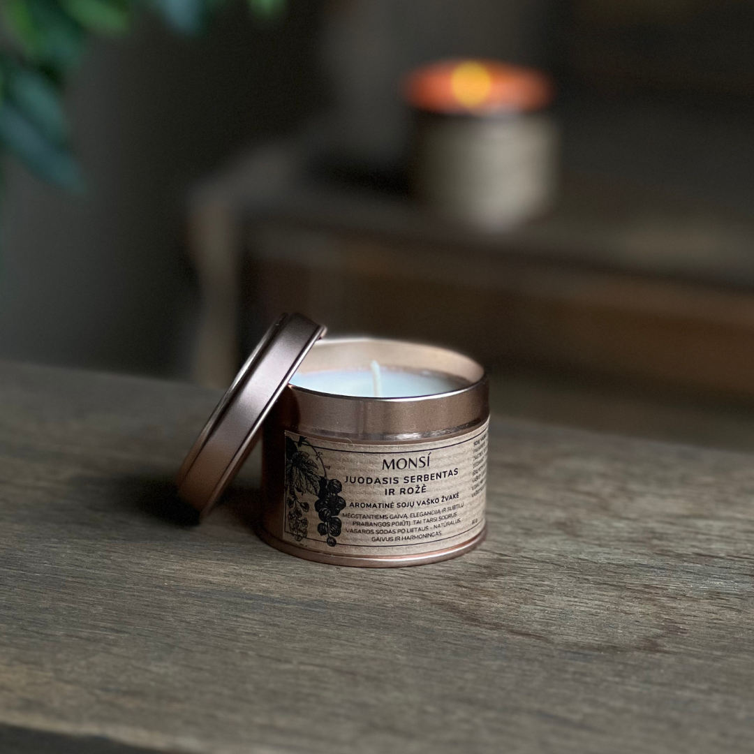 100ml. Aromatinė žvakė Juodieji serbentai + rožė