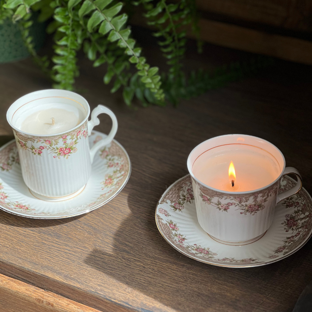 Candle in a vintage cup Scent: Life is beautiful!