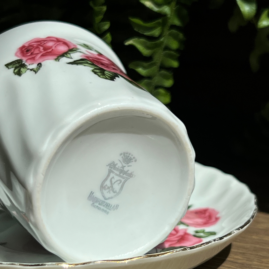 Candle in a vintage cup Scent: Life is beautiful!