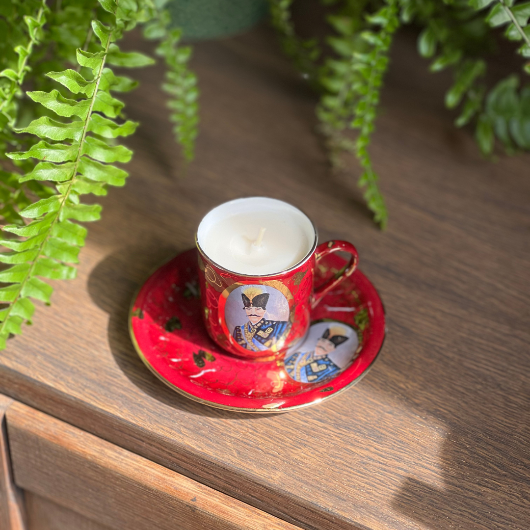 Candle in a vintage cup Scent: Life is beautiful!