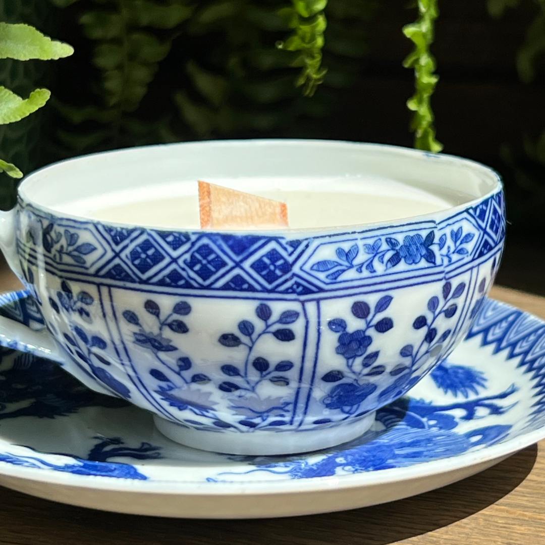 Candle in a vintage cup Scent: Life is beautiful!
