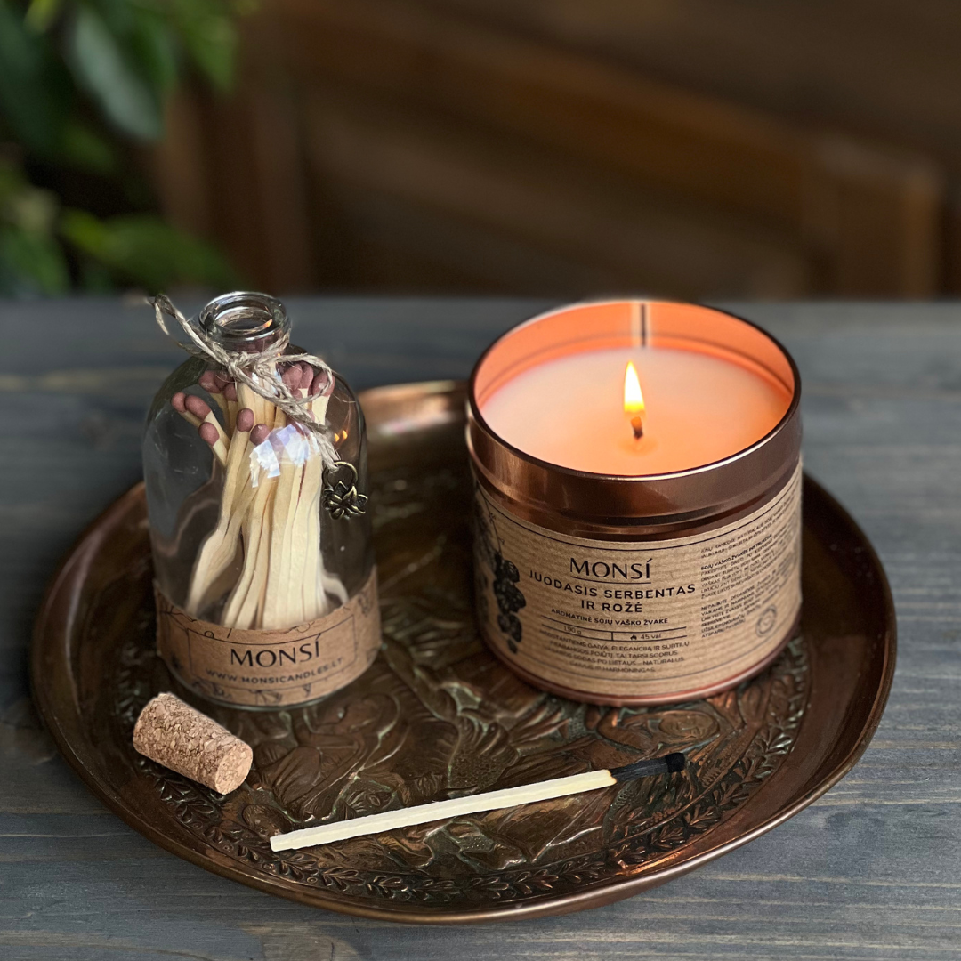 degtukai stikliniame indelyje