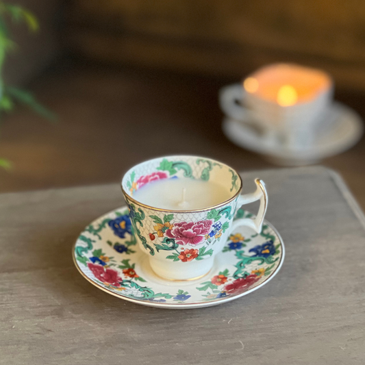 soju-zvake-vintazo-puodelyje